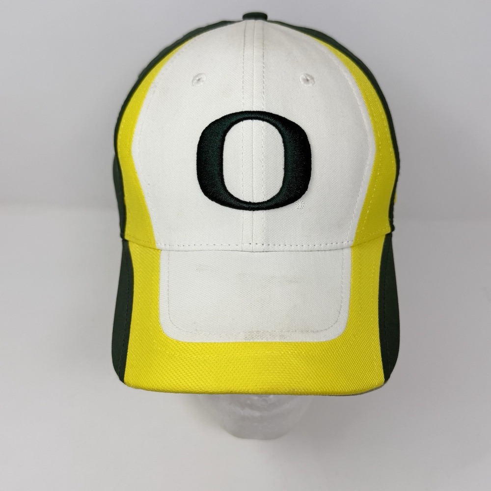 University of Oregon Ducks Hat White Green Yellow  Fitted L/XL Embroidered Logos